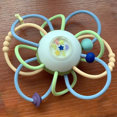 comprar Grado alimenticio Silicona pegamento dental para niños palillo de molienda puzle para bebés Silicona juguete bola de agarre online manufacture