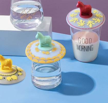 Capa de taza de silicona personalizada utilizada para tazas herméticas a prueba de polvo para bebidas calientes y frías personalizada para animales encantadores