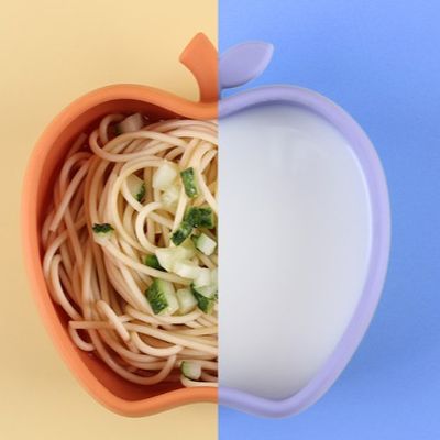 Calidad alimenticia Silicona Bebé vaso de succión Cuenco de alimentación en forma de manzana Silicona vaso de succión vajilla segura e inodoro